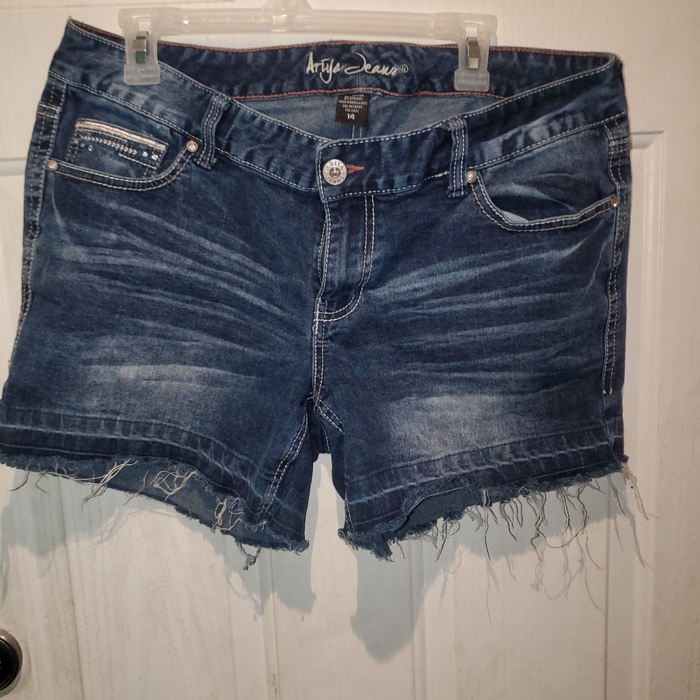 Ariya Jean shorts